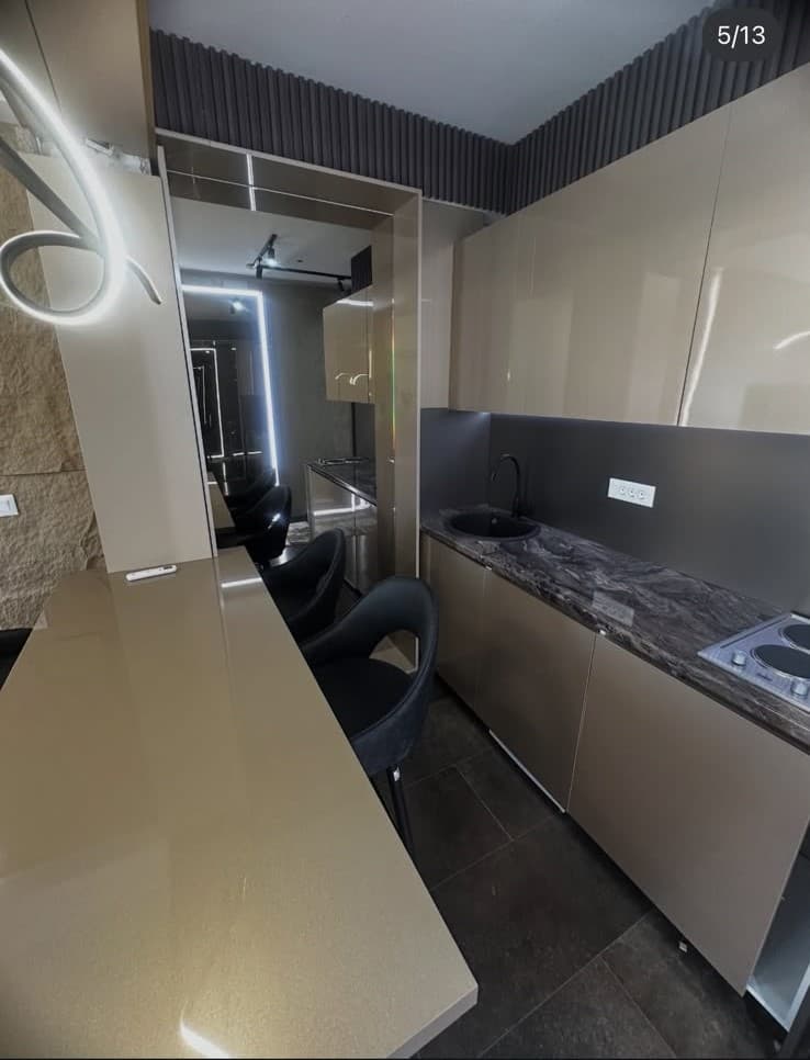 Maison Noire interior